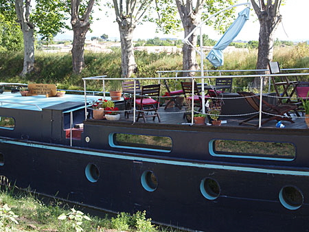 Peniche-Oz, Colombiers, Canal du Midi Peniche-Oz, Colombiers, Canal du Midi