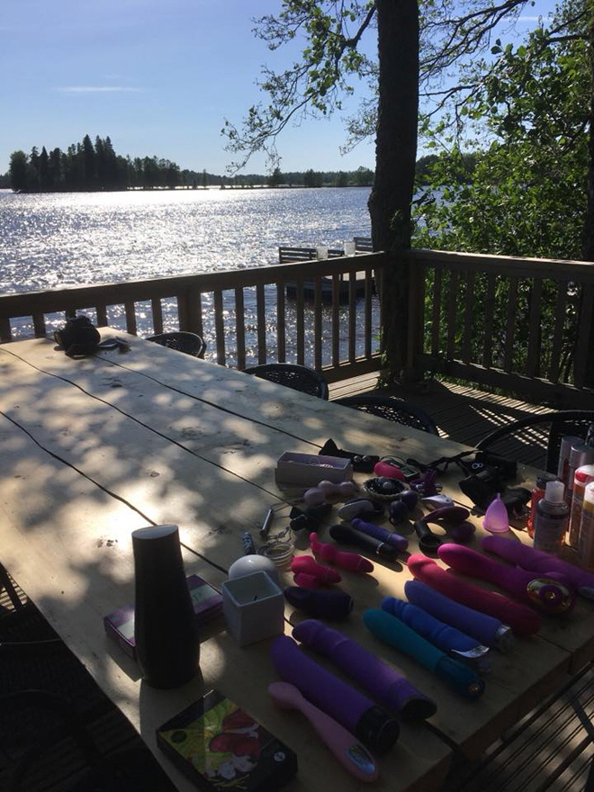 Foxy Lady seksiväline-esittely polttareihin Foxy Lady seksiväline-esittely polttareihin