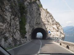 Tunneleita
