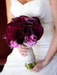 wine-red-bridal-bouquet.jpg